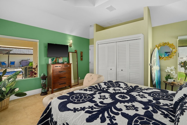 bedroom featuring a closet