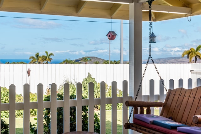 view of yard featuring a water view