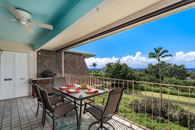 balcony with ceiling fan