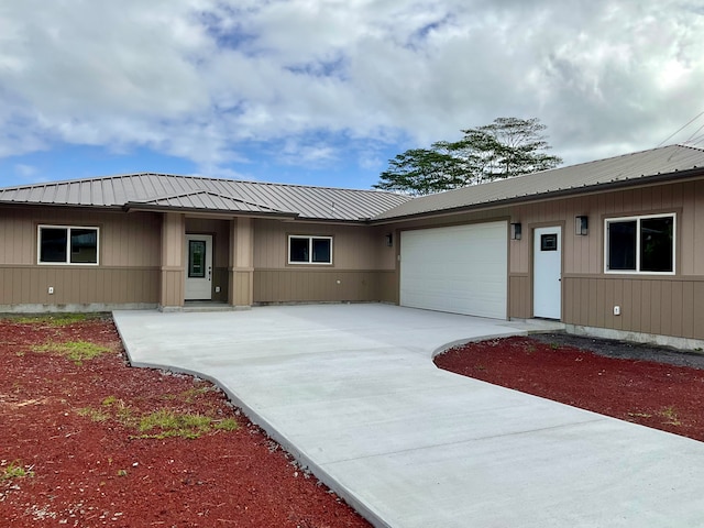 view of front of house featuring a garage