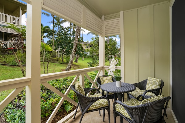 view of sunroom / solarium