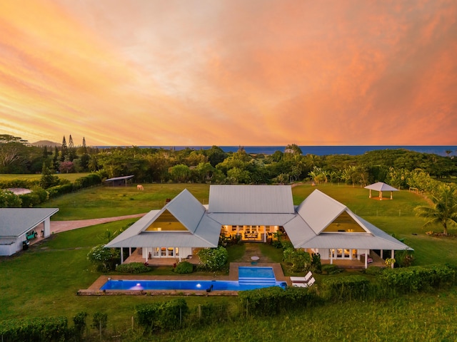 view of aerial view at dusk