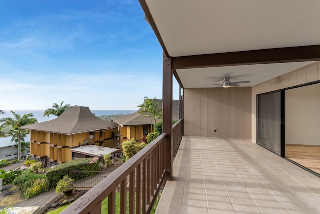 balcony with ceiling fan