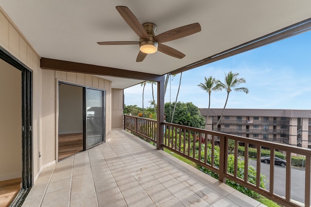 balcony with ceiling fan