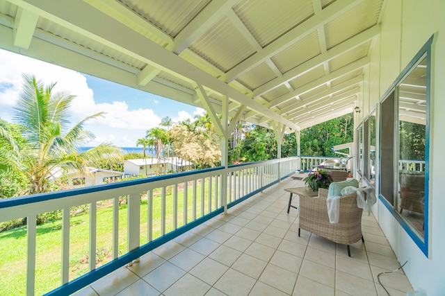 balcony featuring covered porch