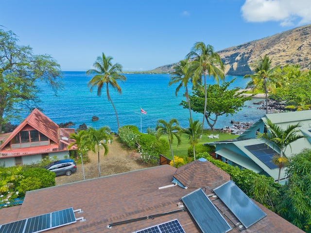 water view with a mountain view