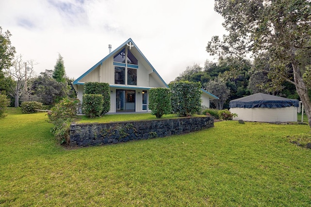 view of front of house with a front yard