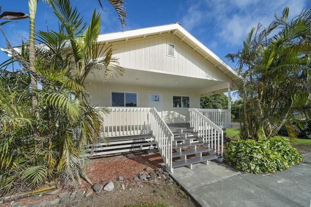 view of front of property with covered porch