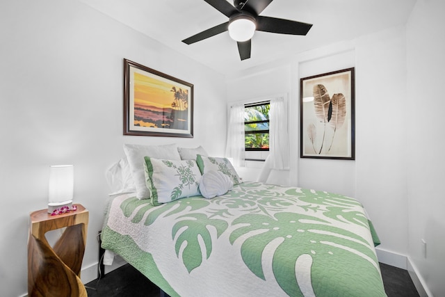 bedroom with ceiling fan