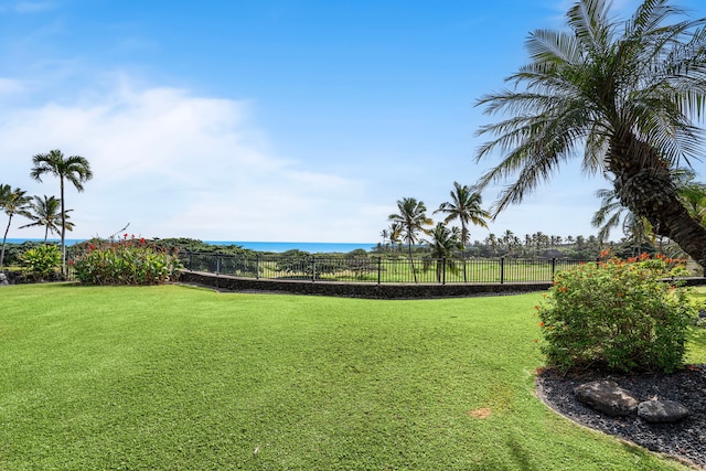 view of yard featuring a water view