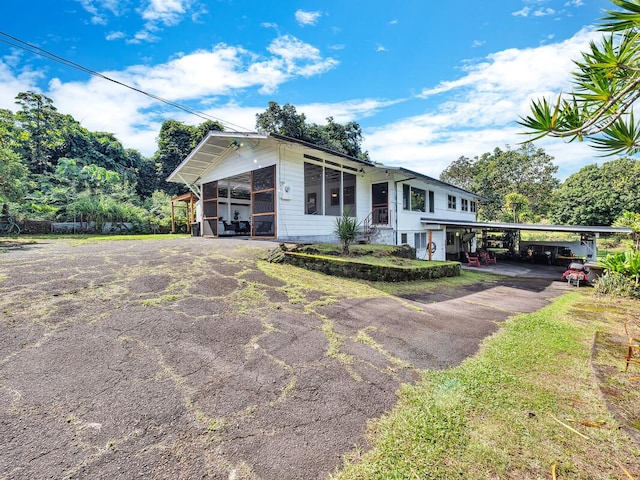 view of front of property