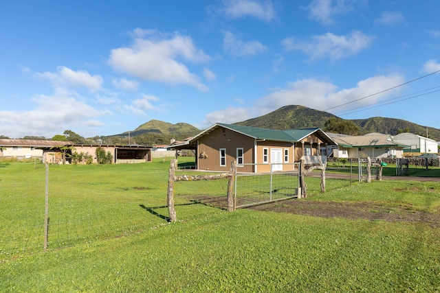 view of yard with a mountain view