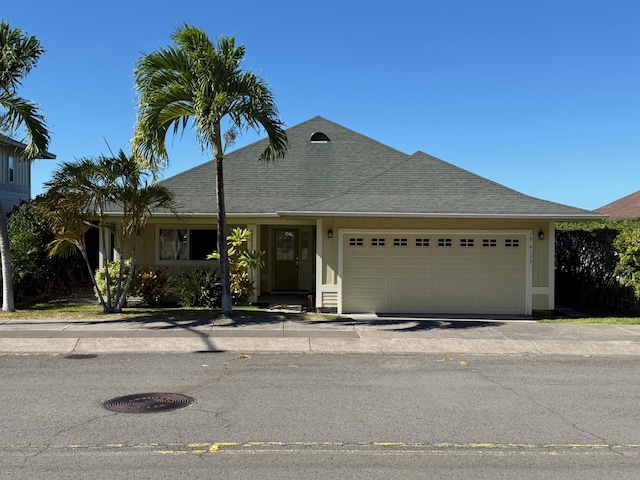 view of front facade featuring a garage