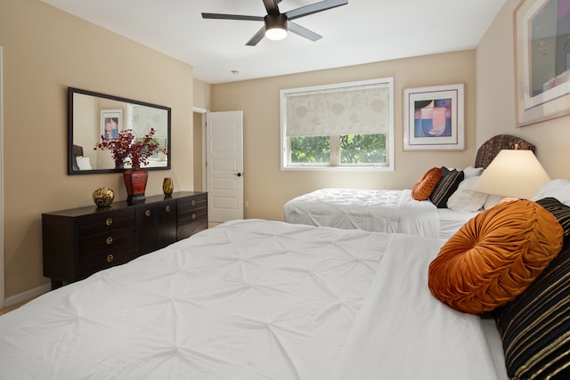 bedroom featuring ceiling fan