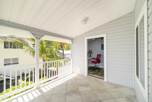 balcony featuring covered porch