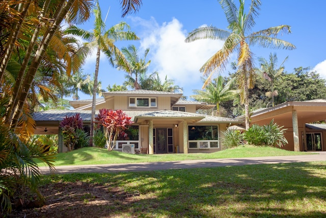 view of front of house with a front yard