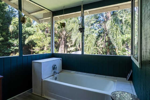 bathroom featuring a bathing tub