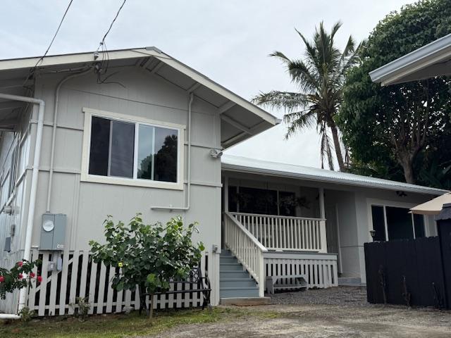 view of front facade with covered porch