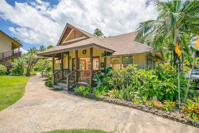 view of front of property with covered porch