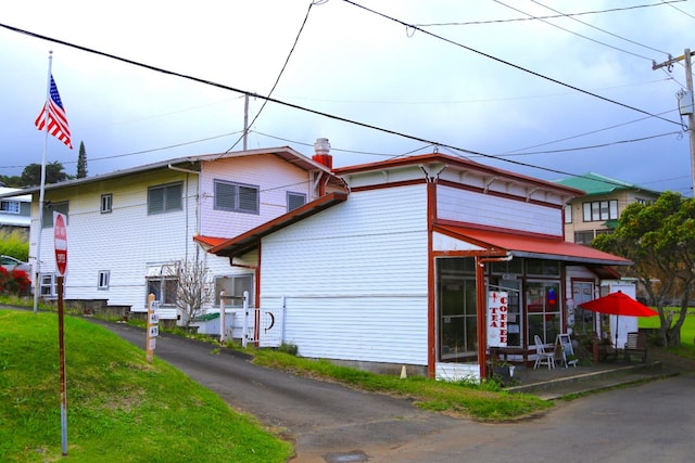 view of home's exterior