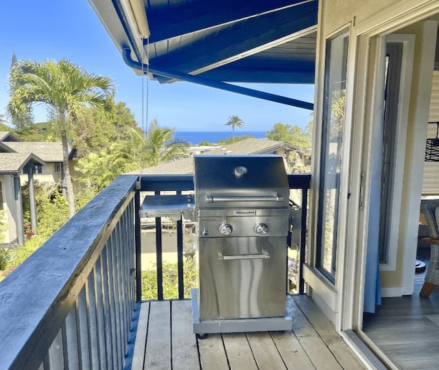 balcony with a grill