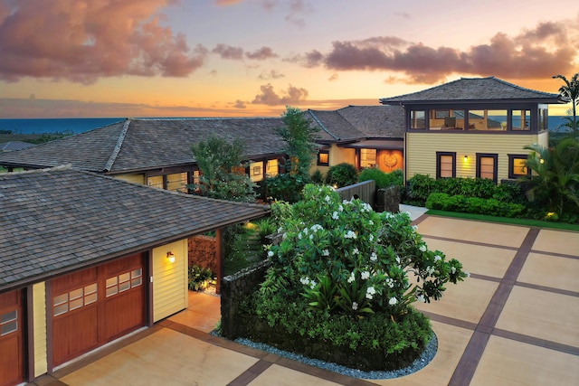 view of front facade featuring a garage