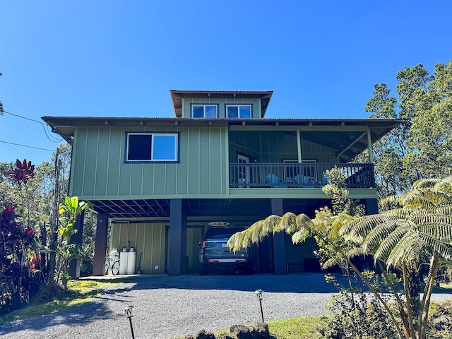 view of front facade featuring a carport