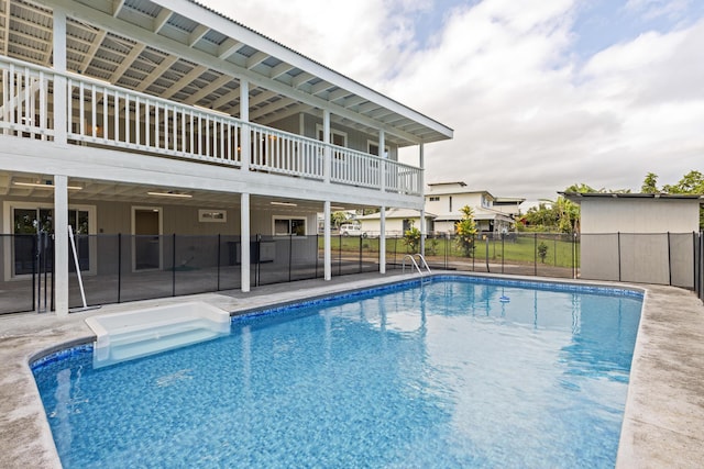 view of swimming pool