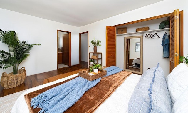 living room featuring wood-type flooring