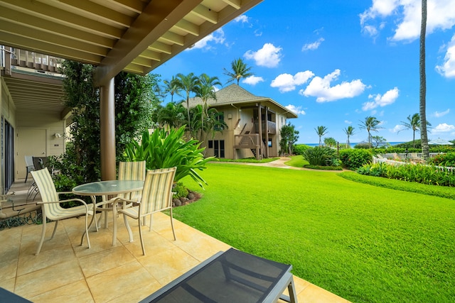 view of yard featuring a patio