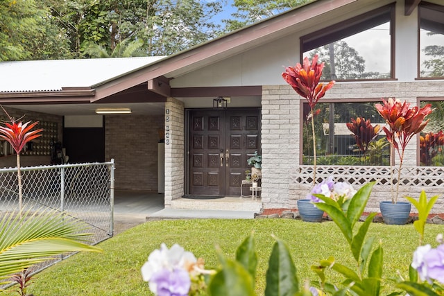 property entrance with covered porch