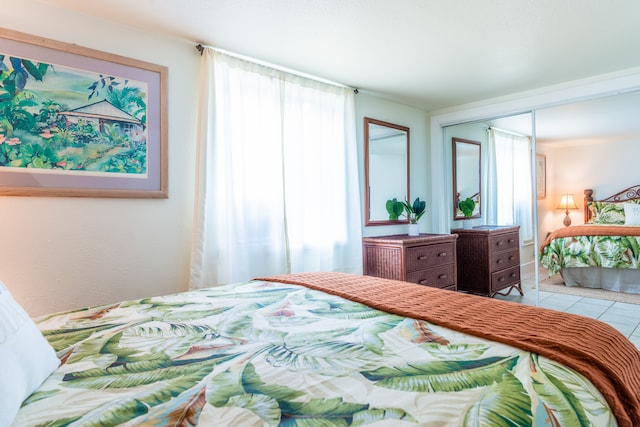 bedroom featuring a closet