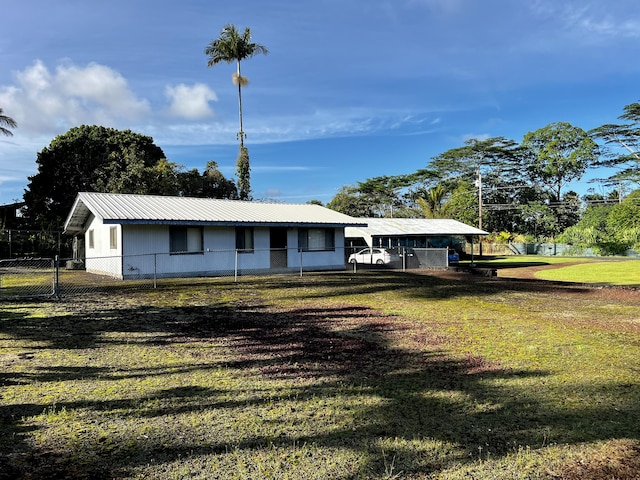 view of front of house with a front lawn