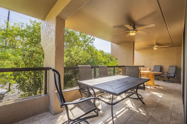 balcony featuring ceiling fan