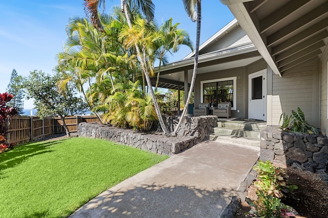 view of yard featuring a patio area