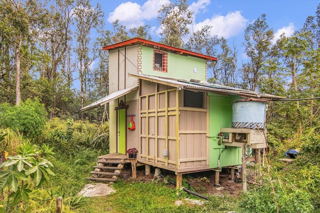 view of outbuilding