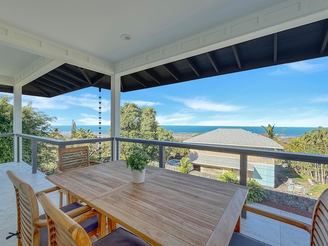 balcony with outdoor dining space