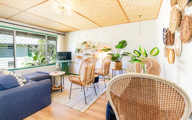 balcony featuring an outdoor hangout area