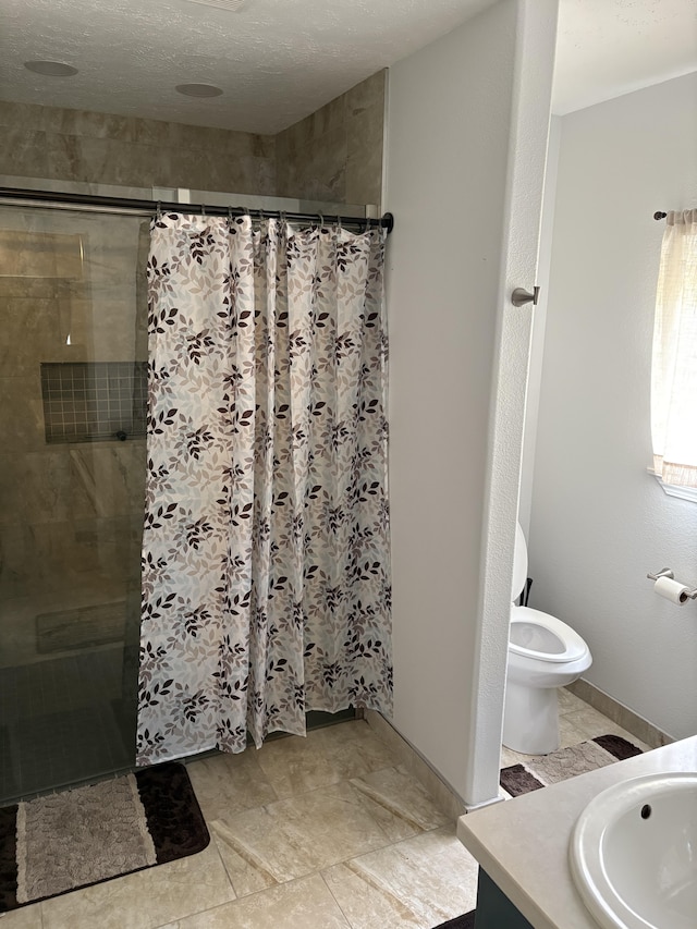 15-1509 22nd Ave, Keaau, HI 96749 - bathroom with a shower stall, toilet, and vanity