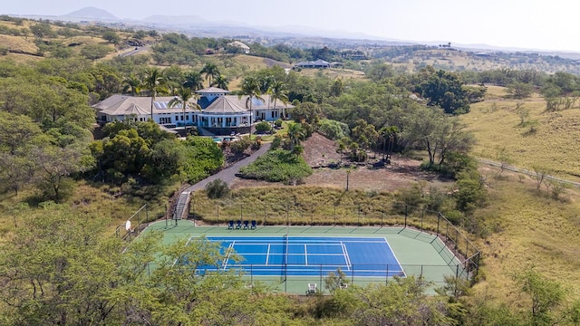 bird's eye view with a view of trees