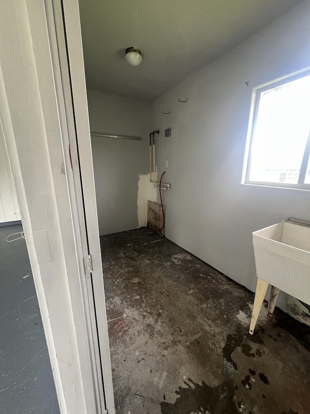 bathroom featuring a sink