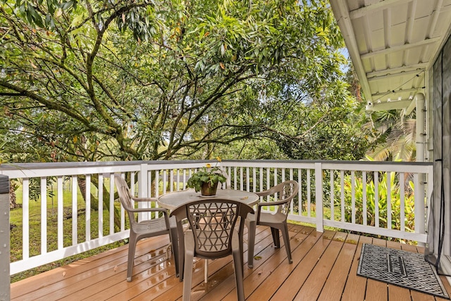 deck featuring outdoor dining space