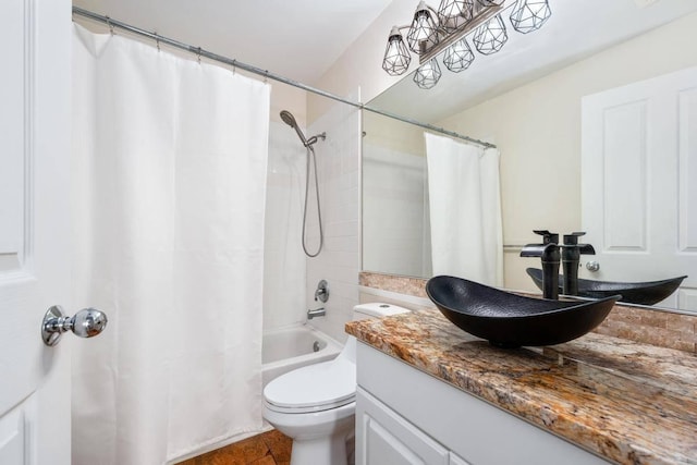 full bath with shower / bath combo with shower curtain, toilet, and vanity