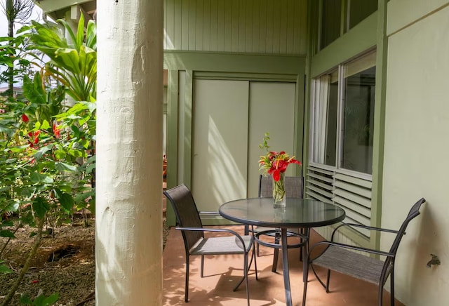 3880 Wyllie Rd Unit 8C, Princeville, HI 96722 - balcony featuring outdoor dining space
