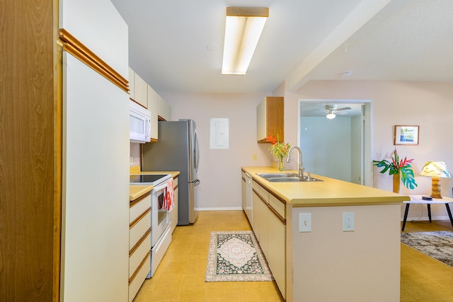 68-3890 Lua Kula St Unit 1601, Waikoloa, HI 96738 - kitchen featuring a sink, white appliances, a peninsula, light countertops, and a ceiling fan