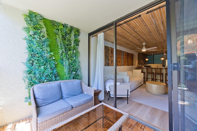 1875 Kalanianaole Ave Unit 311, Hilo, HI 96720 - interior space with an outdoor hangout area