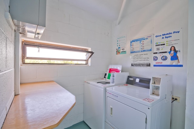1875 Kalanianaole Ave Unit 311, Hilo, HI 96720 - community laundry room featuring washer and clothes dryer