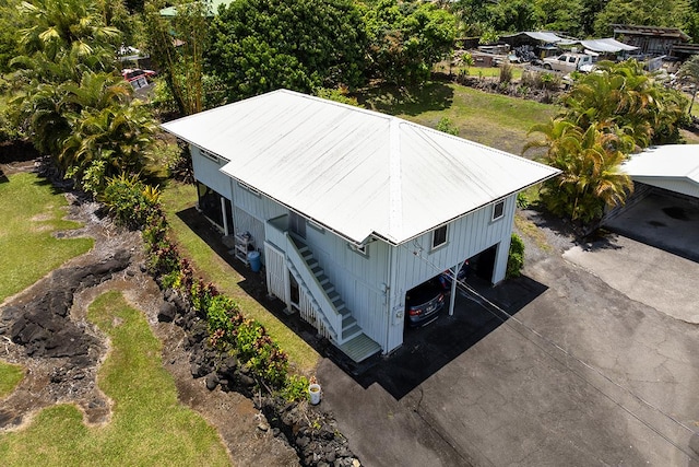 aerial view of property and surrounding area