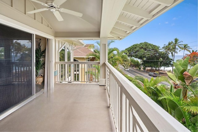 balcony with ceiling fan
