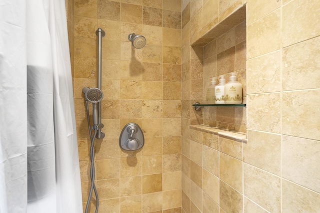 69-1000 Kolea Kai Cir Unit 3C, Waikoloa, HI 96738 - room details featuring a tile shower